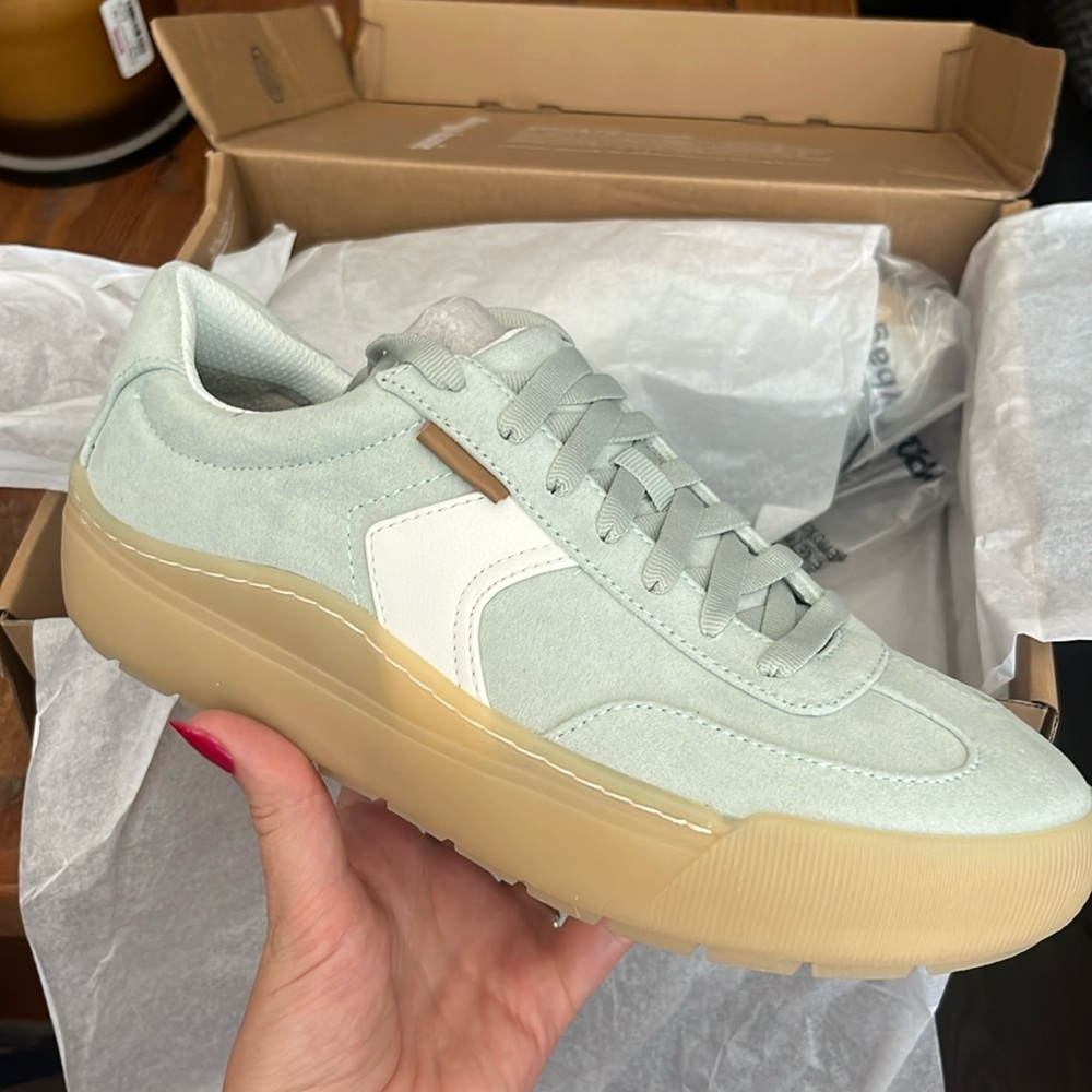 Dr. Scholl’s Time Off Win Ocean Green Suede shoes 7.5 NWT